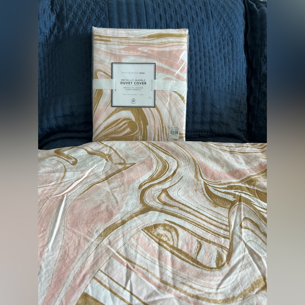 Set of TWO (1 NIB, 1 EUC) Twin Size PB Teen/Dorm Duvet Covers